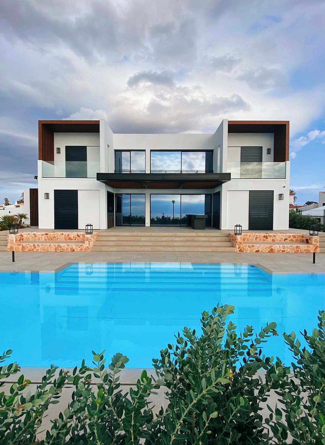 Villa de standing avec piscine à Fidjrossè